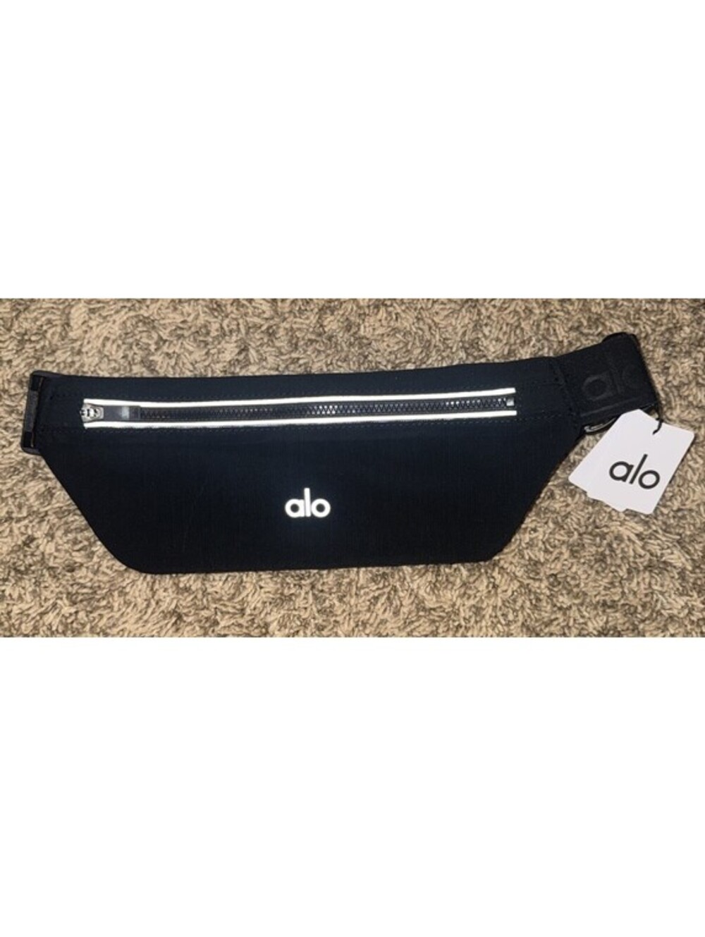 New! Alo Yoga Stride Running Belt Fanny Bag Black. NWT